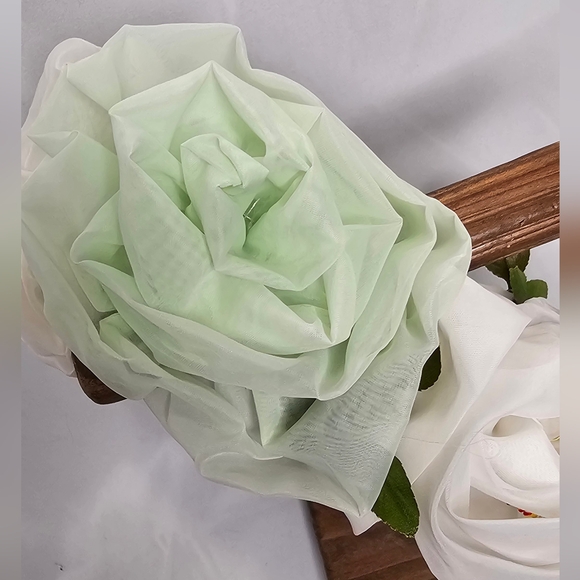 Vintage Chiffon White And Pale Green Floral Crown - Picture 9 of 13